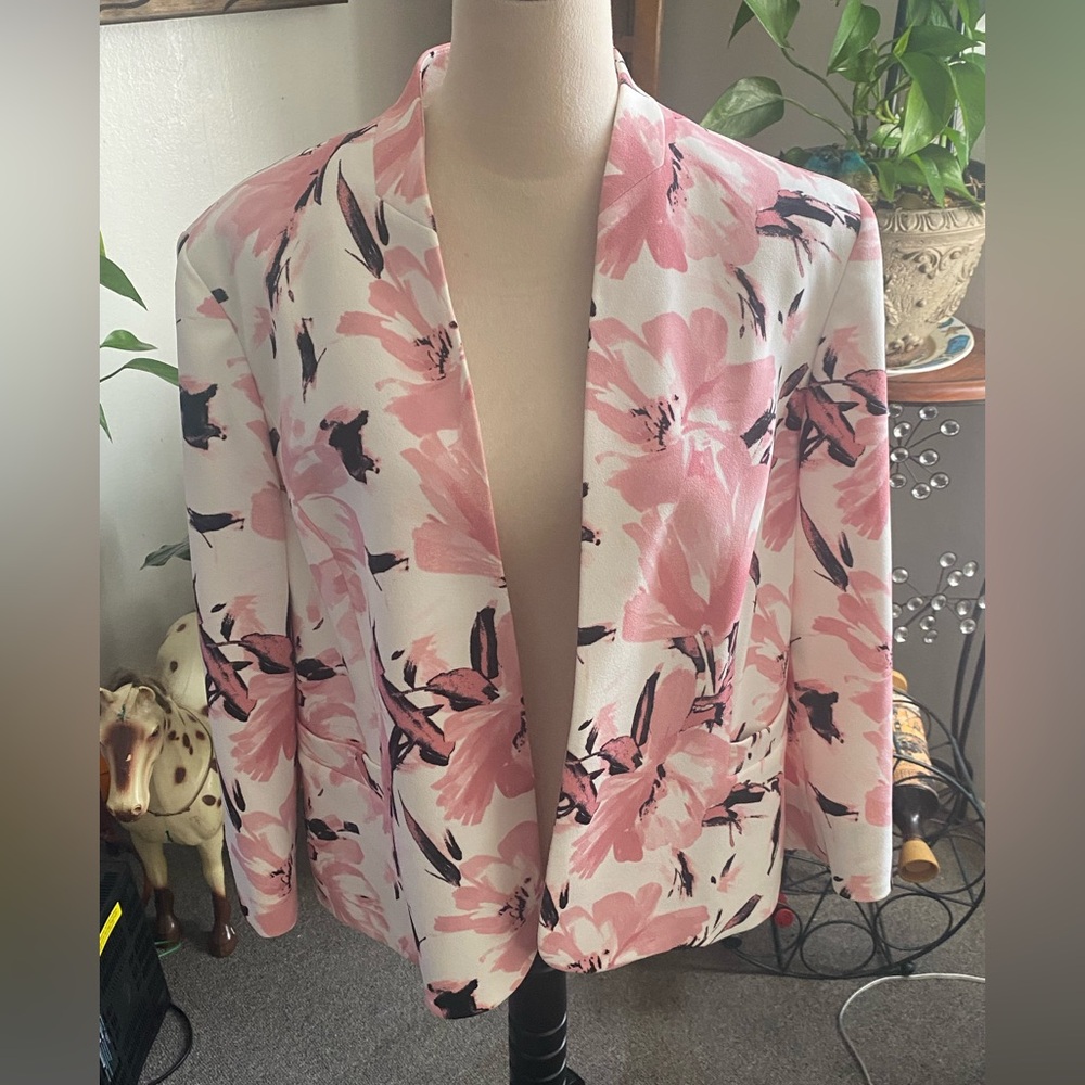 Black Label Women's Pink Floral Blazer